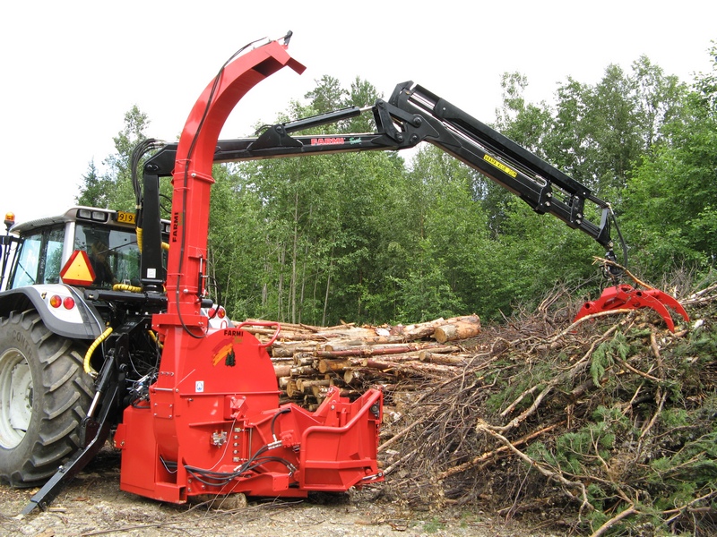 Измельчитель древесины Farmi Forest CH 381 HFC (380) с манипулятором для МТЗ
